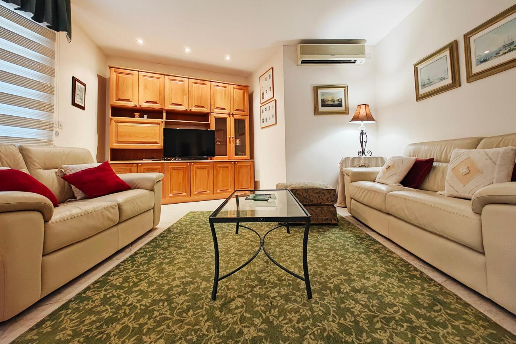 Portomaso Seaview Apartment